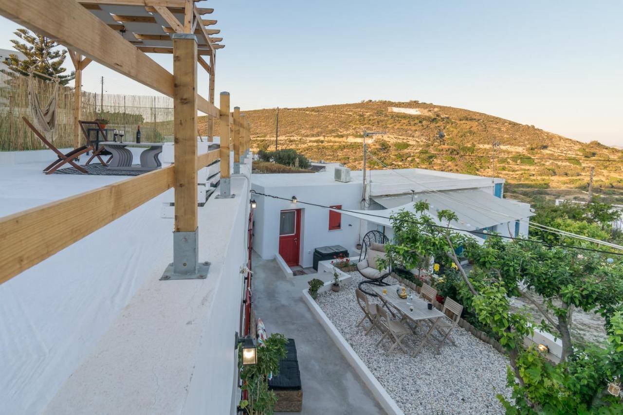 Milos Guesthouse Triovasalos Exterior photo
